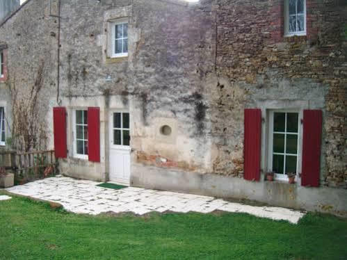 Gite Le Puy Rabasteau Chantonnay Extérieur photo