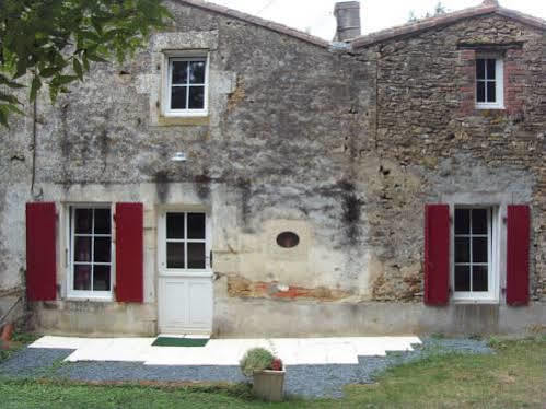 Gite Le Puy Rabasteau Chantonnay Extérieur photo